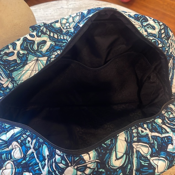 NWT Vera Bradley Grand Traveler Bag
Shore Enough - Picture 7 of 8